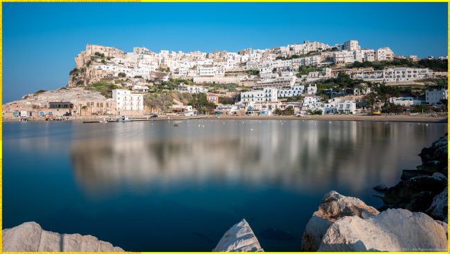 Panoramica del porto di Peschici