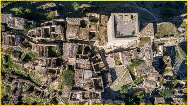 Il borgo fantasma di Craco visto dall'alto