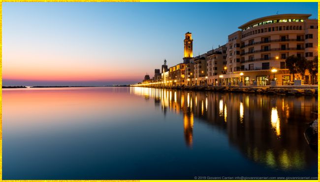 L'alba sul lungomare di Bari