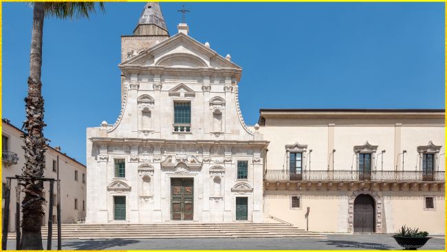 La Facciata Barocca della Cattedrale di Santa Maria Assunta a Melfi